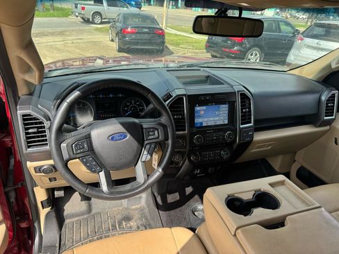 Used 2016 Ford F150 XLT w/ Equipment Group 302A Luxury AWD/4WD image 9
