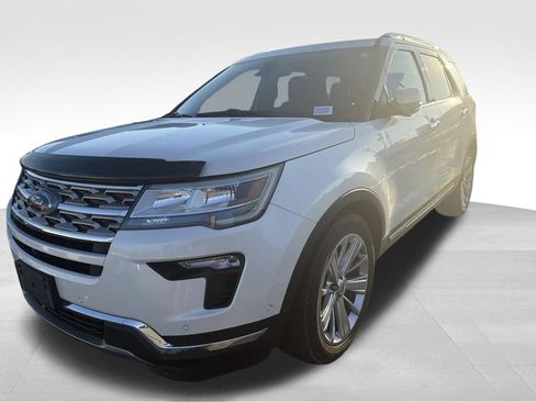 Used 2018 Ford Explorer Limited w/ Equipment Group 301A FWD image 10
