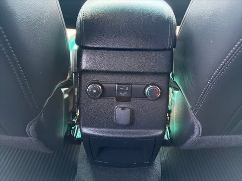Used 2016 Ford Explorer XLT w/ Equipment Group 202A AWD/4WD image 23