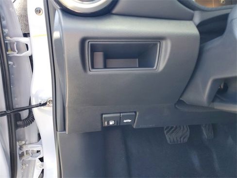 New 2025 Nissan Versa SR w/ Trunk Package image 10