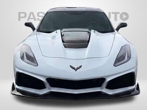 Used 2019 Chevrolet Corvette ZR1 RWD image 2