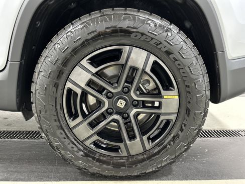 Used 2024 Rivian R1T Adventure Dual AWD/4WD image 10