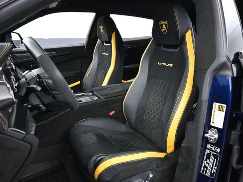 Used 2023 Lamborghini Urus Performante AWD/4WD image 5