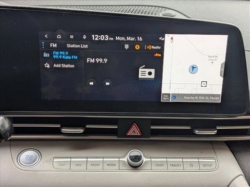 Used 2023 Hyundai Elantra Limited image 14