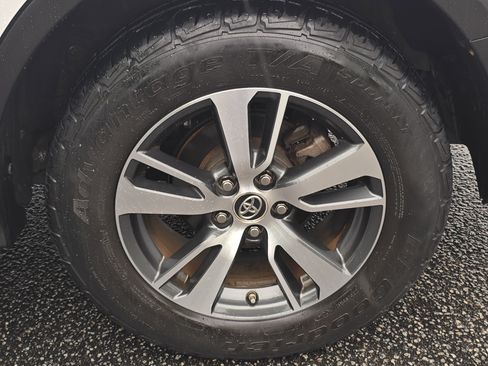 Used 2016 Toyota RAV4 XLE w/ Convenience Package FWD image 31