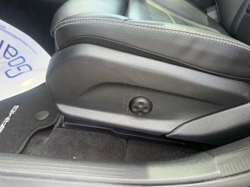 Used 2019 Mercedes-Benz GLC 300 4MATIC image 12