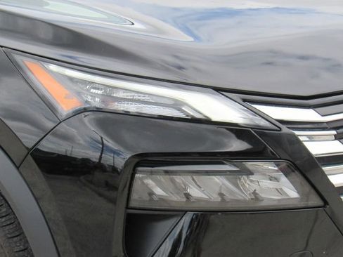 Used 2024 Nissan Rogue S AWD/4WD image 9