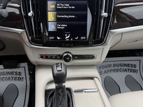 Used 2017 Volvo S90 T5 Momentum w/ Convenience Package FWD image 16