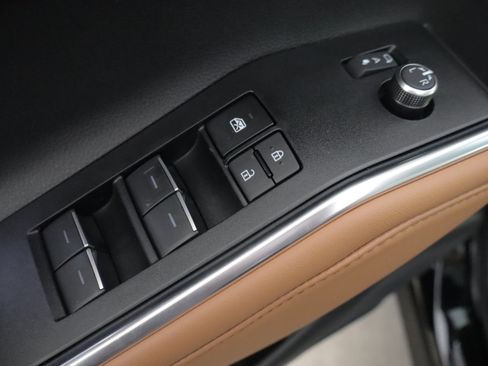 New 2026 Toyota Highlander Platinum AWD/4WD image 13
