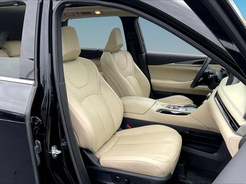Certified 2024 INFINITI QX60 Luxe w/ Cargo Package AWD/4WD image 28