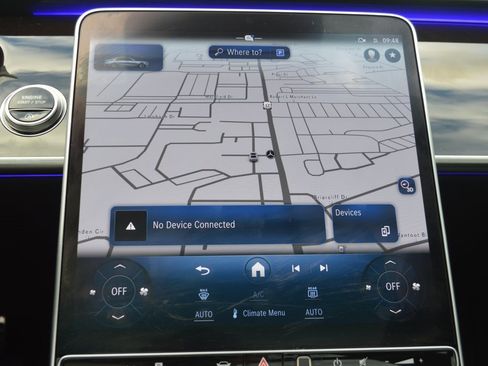 Used 2025 Mercedes-Benz S 580 4MATIC Sedan image 21