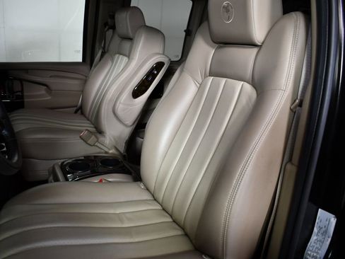 Used 2013 GMC Savana 1500 AWD image 32