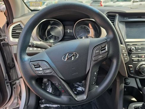 Used 2018 Hyundai Santa Fe SE AWD/4WD image 14
