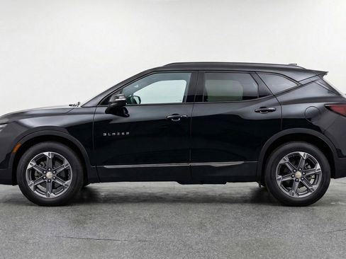 Used 2025 Chevrolet Blazer LT FWD image 5