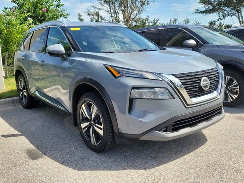 Certified 2021 Nissan Rogue SL w/ Premium Package FWD image 2