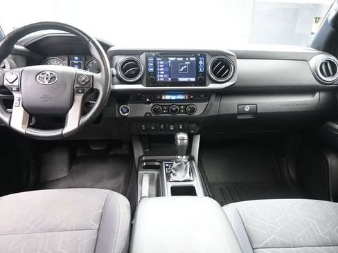Used 2016 Toyota Tacoma TRD Sport w/ Premium & Technology Package RWD image 9