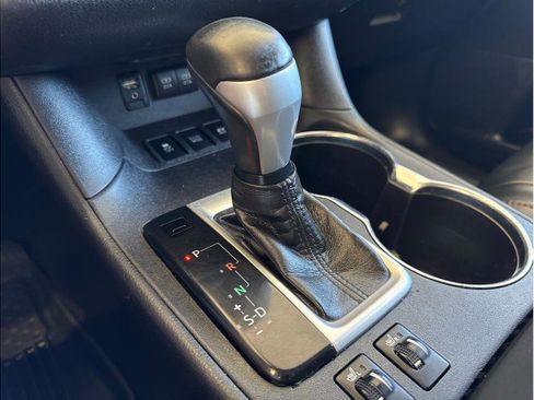 Used 2018 Toyota Highlander XLE image 23