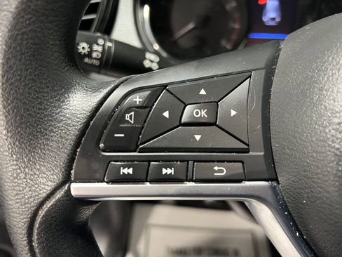 Used 2020 Nissan Rogue S image 12