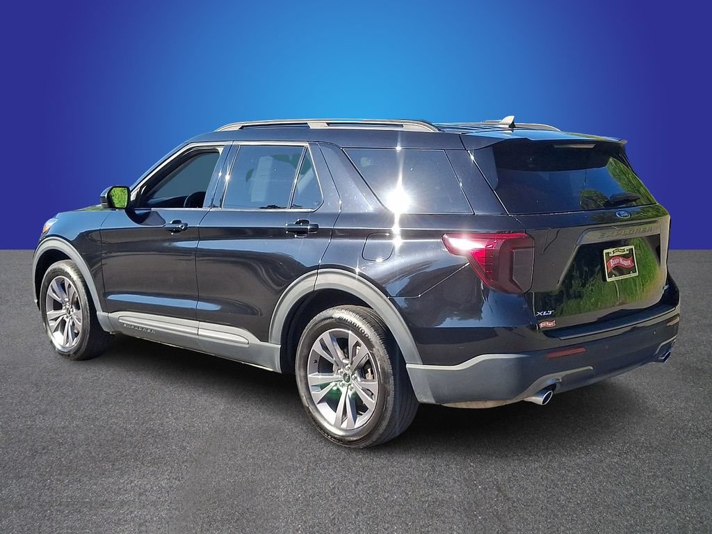 Used 2022 Ford Explorer XLT w/ Equipment Group 202A AWD/4WD image 6