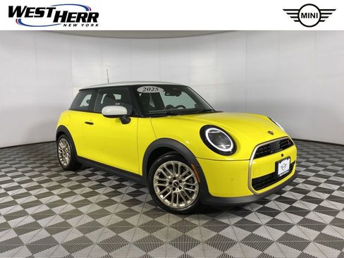 Used 2025 MINI Cooper S image 1