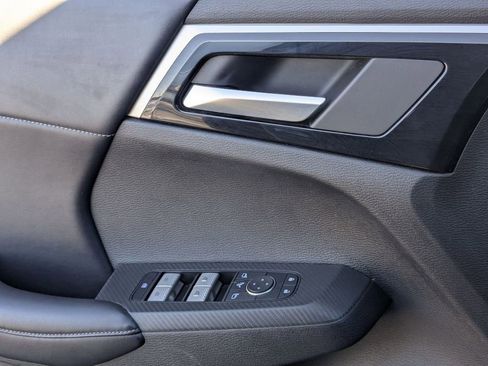 Used 2024 Mitsubishi Outlander SE AWD/4WD image 17