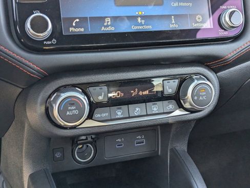 New 2025 Nissan Versa SR w/ Trunk Package FWD image 15