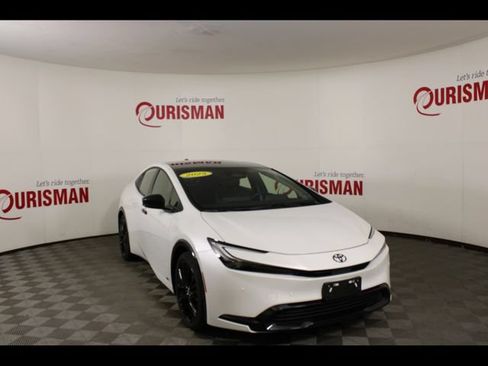 Used 2025 Toyota Prius AWD image 12