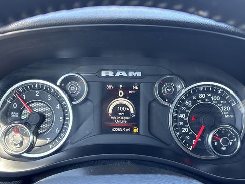 Used 2024 RAM 2500 Big Horn AWD/4WD image 29