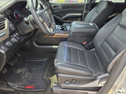 Used 2018 GMC Yukon XL Denali w/ Denali Ultimate Package AWD/4WD image 12