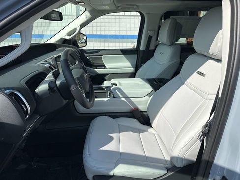 New 2026 Ford Expedition Platinum w/ Driver's Package image 19