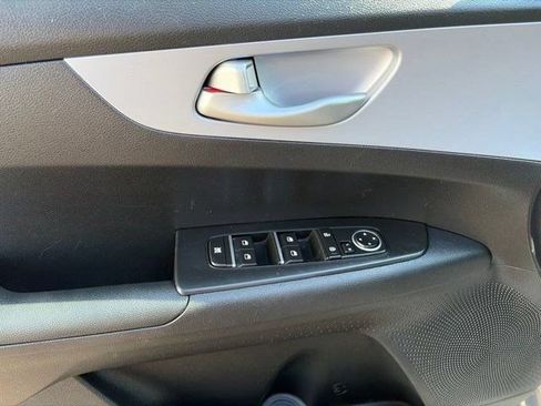 Used 2024 Kia Forte LXS FWD image 12