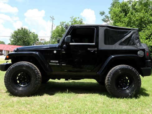 Used 2013 Jeep Wrangler Sport image 3