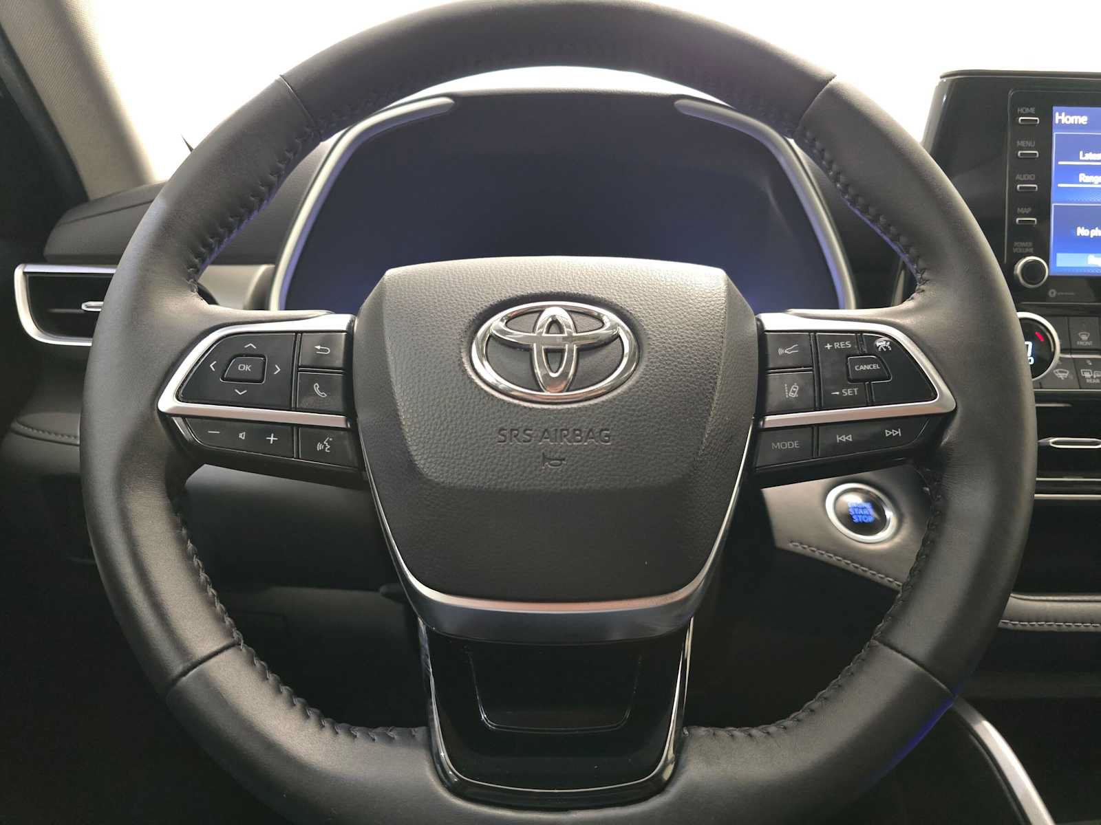 Used 2020 Toyota Highlander XLE AWD/4WD image 11