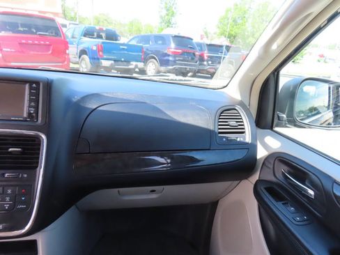Used 2012 Dodge Grand Caravan Crew w/ Crew Value Pkg FWD image 16