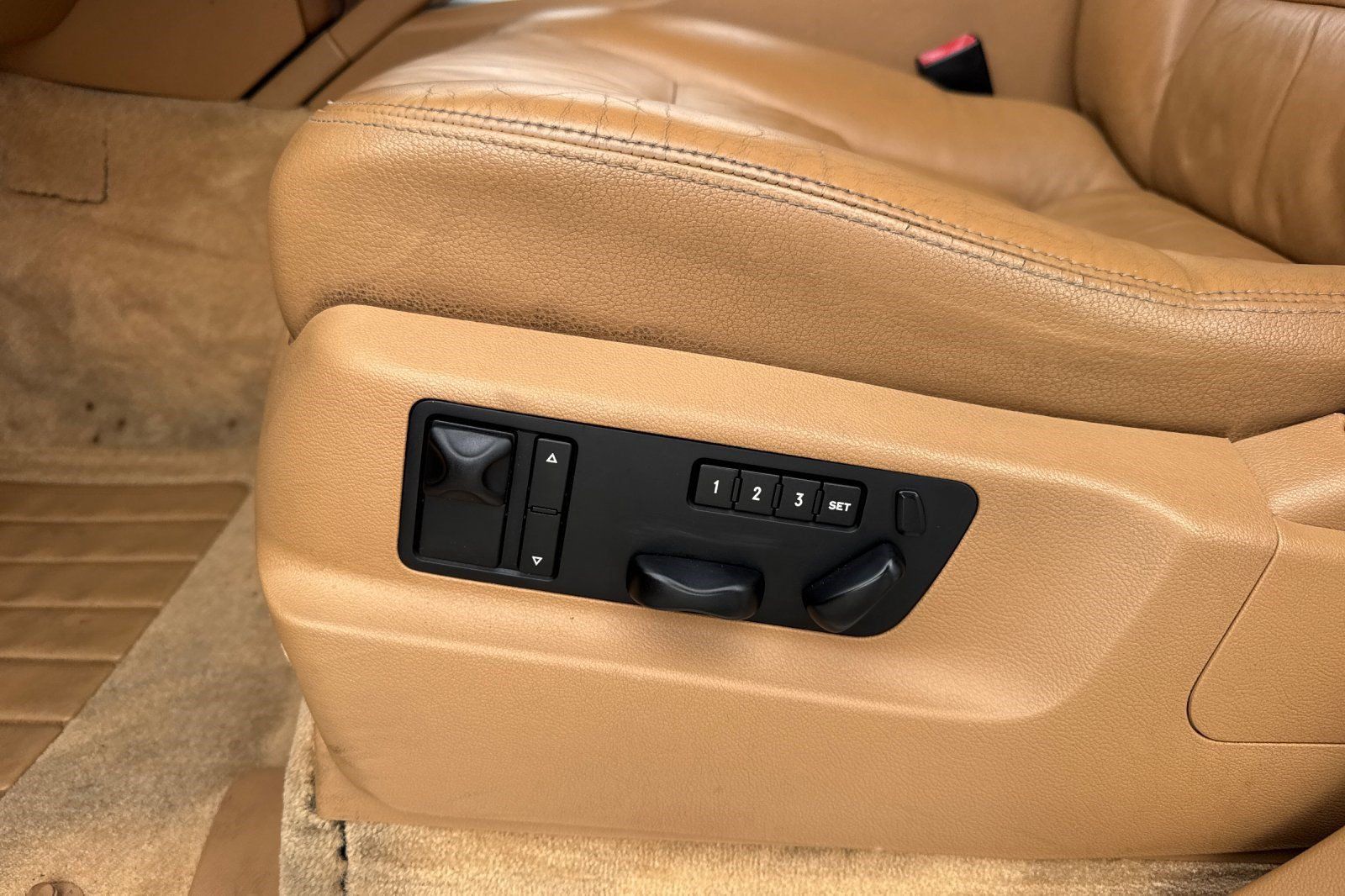 Used 2004 Porsche Cayenne Turbo AWD/4WD image 14