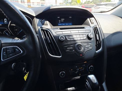 Used 2015 Ford Focus SE w/ Equipment Group 201A FWD image 27