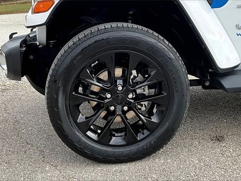 Used 2021 Jeep Wrangler Unlimited Sahara image 8