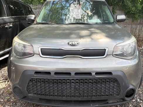 Used 2014 Kia Soul FWD image 2