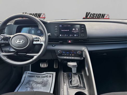 Certified 2025 Hyundai Elantra Sport image 19