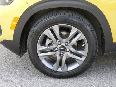 Used 2022 Kia Seltos S image 10