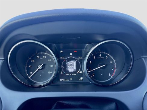 Used 2018 Land Rover Discovery Sport SE image 13