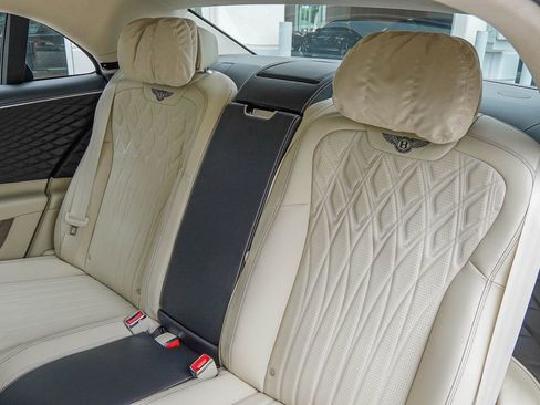 New 2026 Bentley Flying Spur Plug-In Hybrid image 42