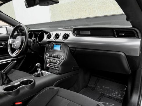Used 2022 Ford Mustang GT RWD image 21