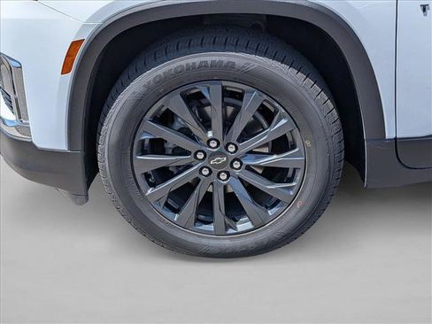 Used 2024 Chevrolet Traverse RS FWD image 15