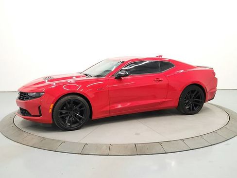 Used 2020 Chevrolet Camaro LT w/ Black Appearance Package RWD image 3