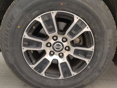 Used 2020 Nissan Titan SV w/ SV Convenience Package image 31