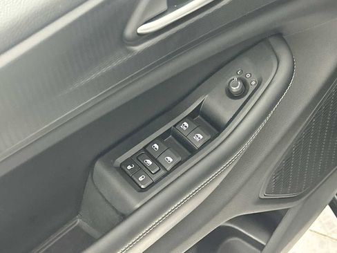 Used 2023 Jeep Grand Cherokee Altitude image 15