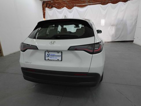 Used 2025 Honda HR-V LX image 5