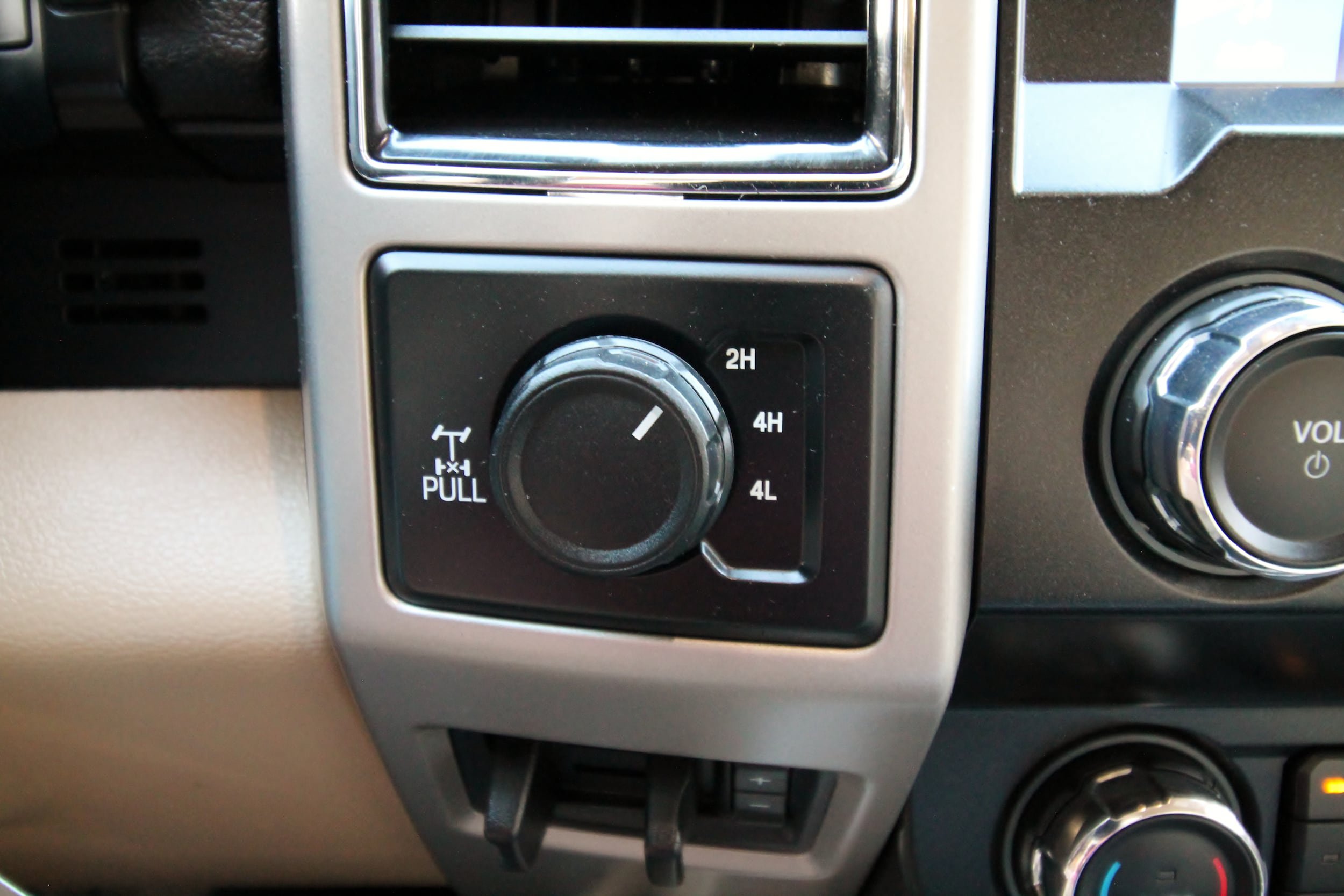 Used 2021 Ford F250 Lariat w/ Lariat Value Package AWD/4WD image 32