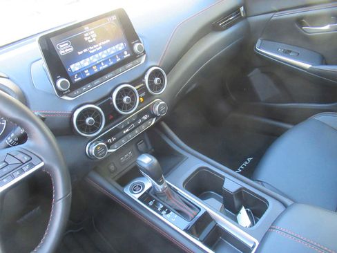 Used 2025 Nissan Sentra SR w/ SR Premium Package image 20